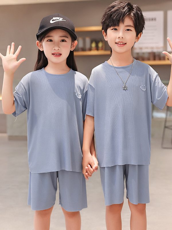 ملابس أطفال قصيرة الأكمام مصنوعة من حرير الثلج الرقيق، مناسبة للاستخدام المنزلي مع مكيفات الهواء.