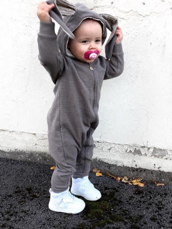 بدلة أطفال أنيقة بتصميم آذان أرنب