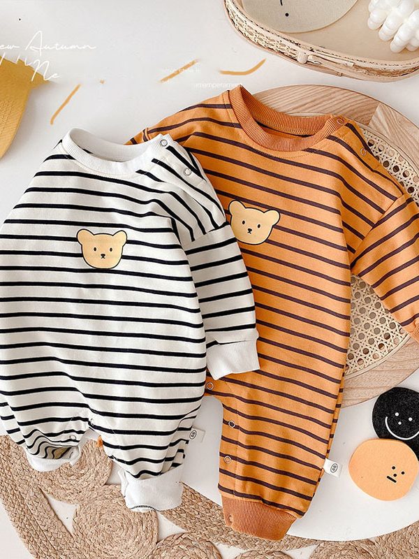 بدلة أطفال بأكمام طويلة وطبعة مخططة